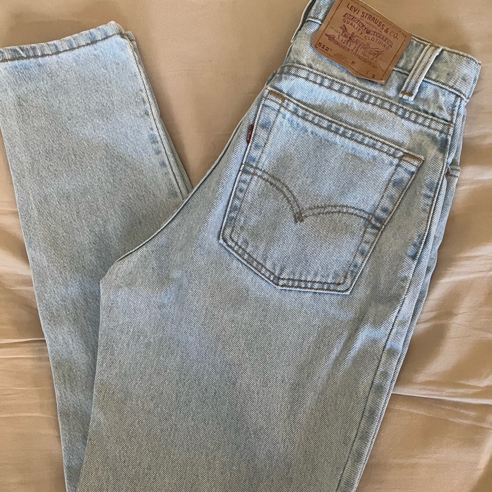 Vintage 90s Levi’s 512 slim fit taper light wash blue jeans size 9 short